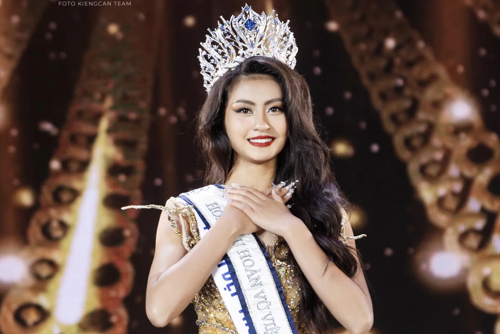 Miss Cosmo Vietnam – Bùi Xuân Hạnh không ngớt lời khen ngợi Mai Phương tại Miss World