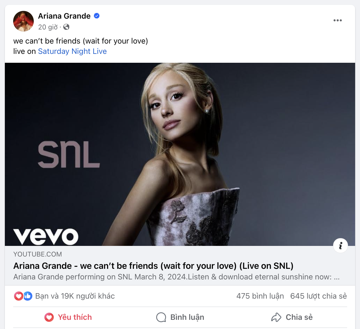 “Tiểu diva” Ariana Grande diện váy của NTK Trần Hùng lên đài truyền hình Mỹ