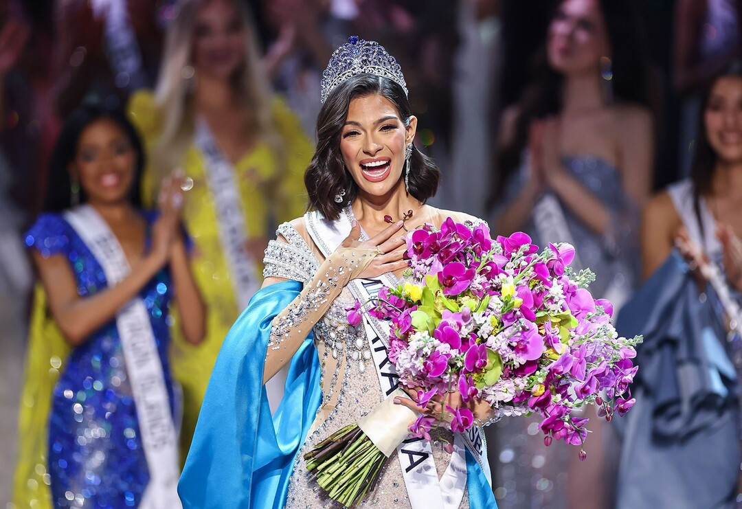 HÀNH TRÌNH CÔ GÁI NHỔ LÔNG GÀ THUÊ TRỞ THÀNH MISS UNIVERSE 2023