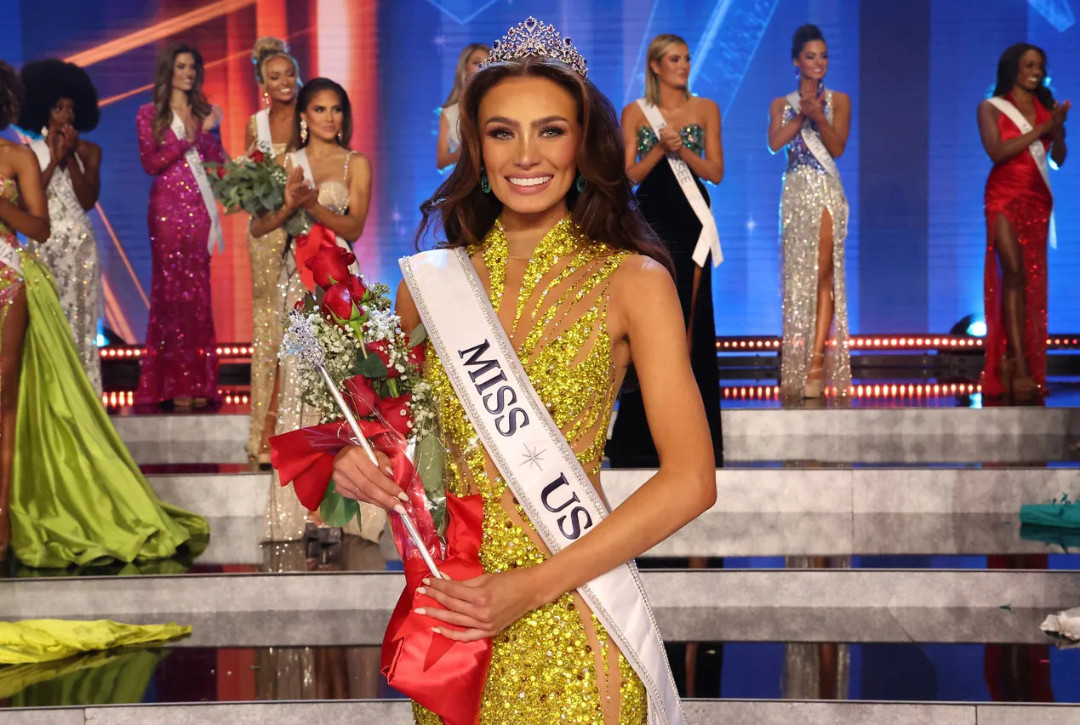 MISS USA BẤT NGỜ TỪ BỎ DANH HIỆU SAU 7 THÁNG ĐĂNG QUANG