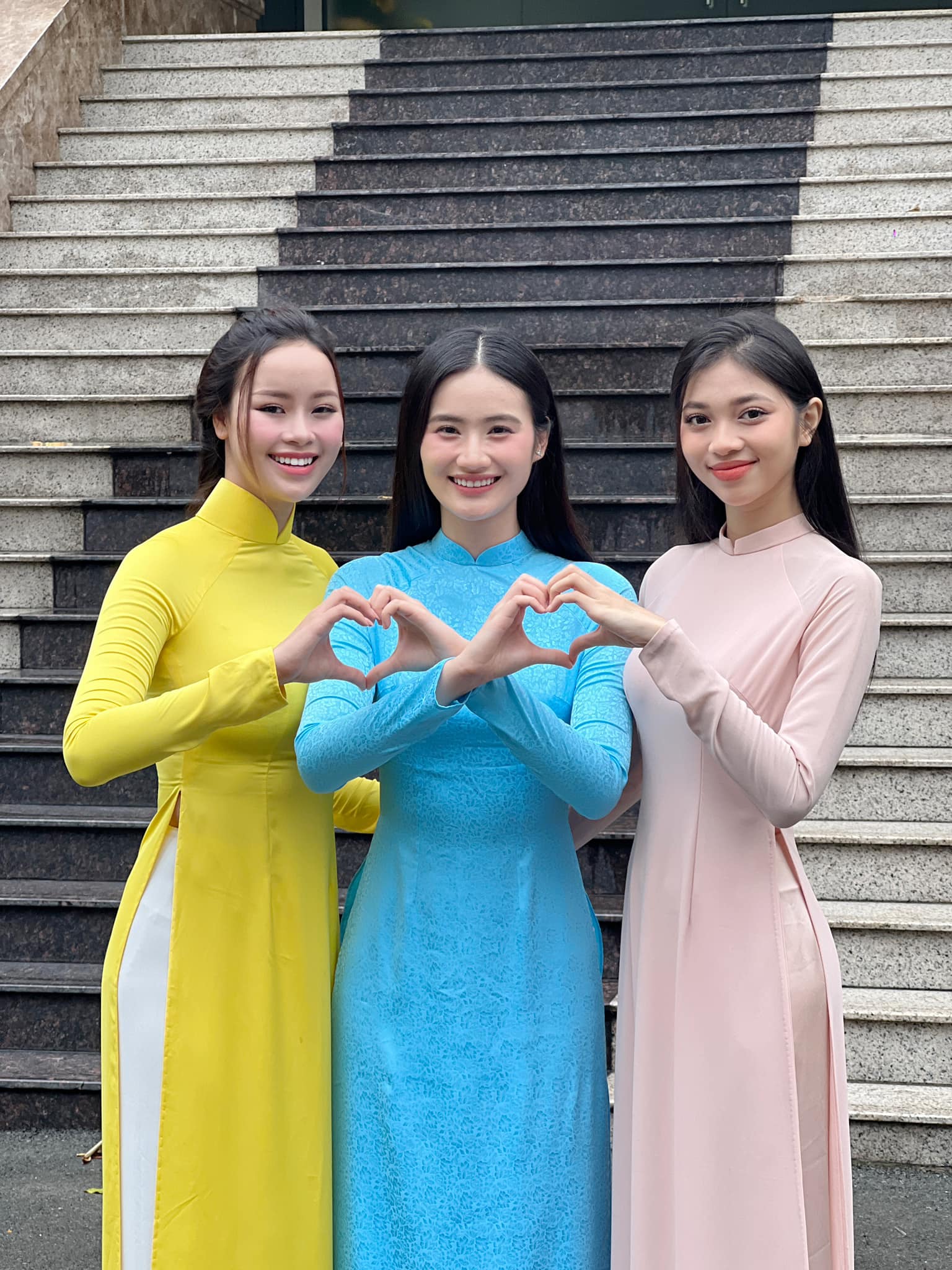 TOP 3 MISS WORD VIETNAM 2023 TÁI HỢP SAU THỜI GIAN DÀI